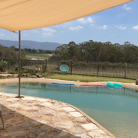 Blueberry Hill Vineyard Stay Rothbury Экстерьер фото