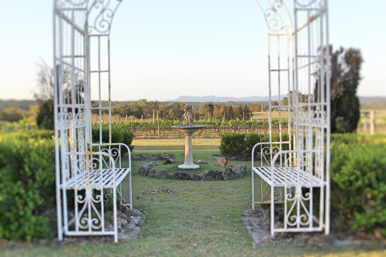 Blueberry Hill Vineyard Stay Rothbury Экстерьер фото